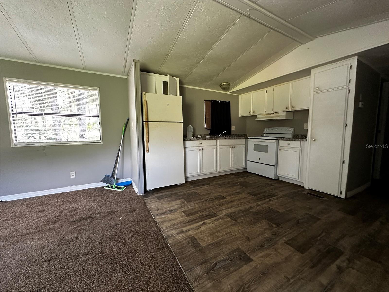 418 N Pine St Property Photo 38
