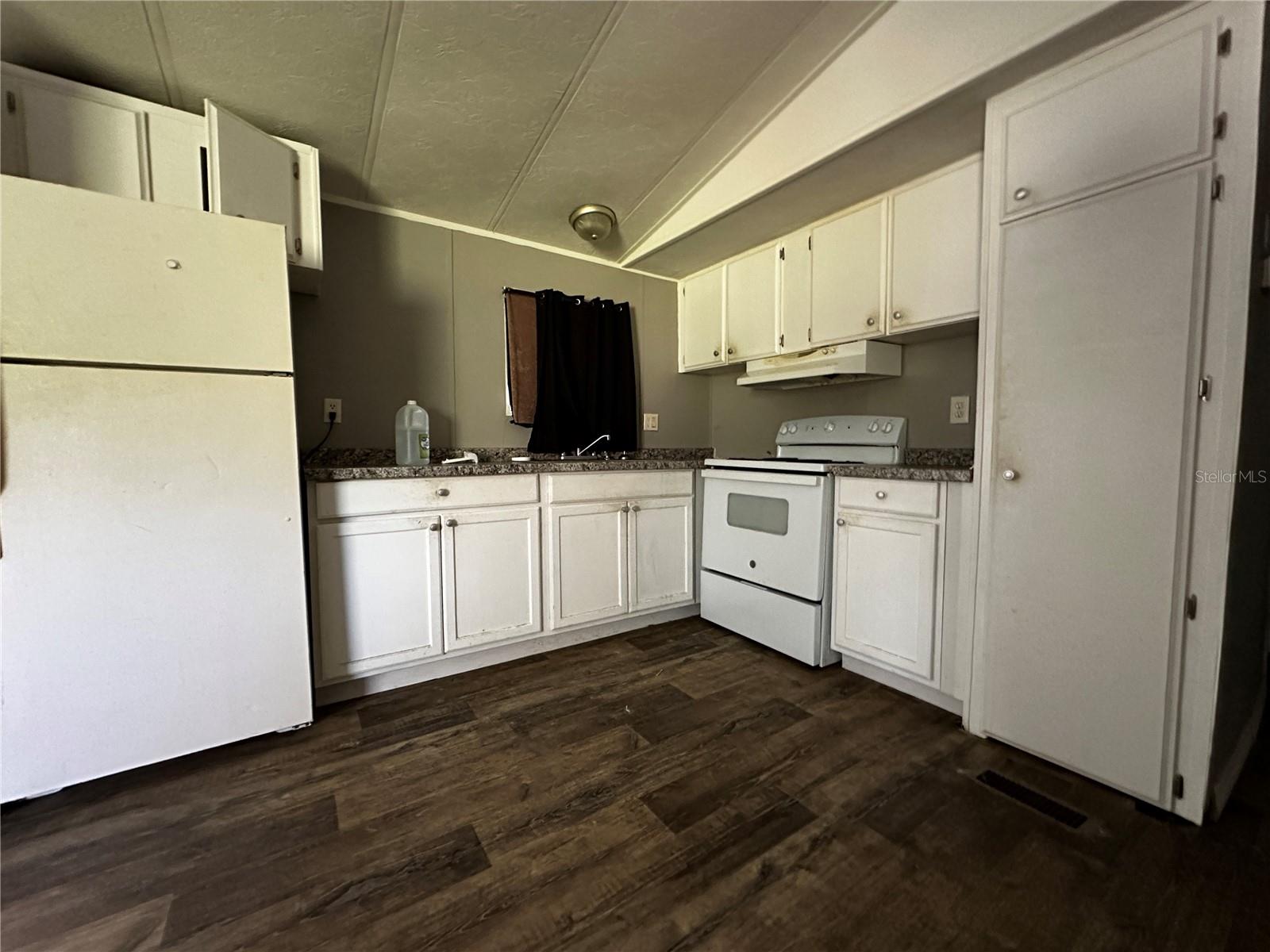 418 N Pine St Property Photo 43