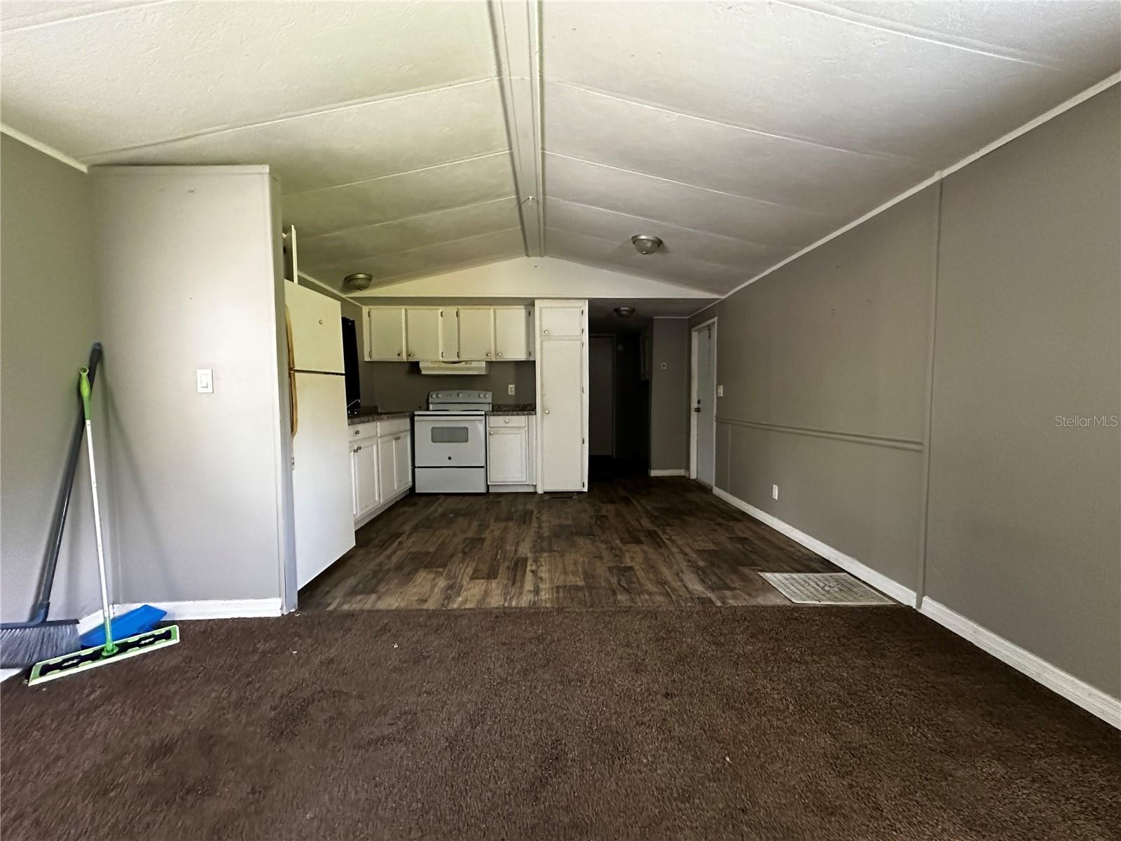 418 N Pine St Property Photo 44