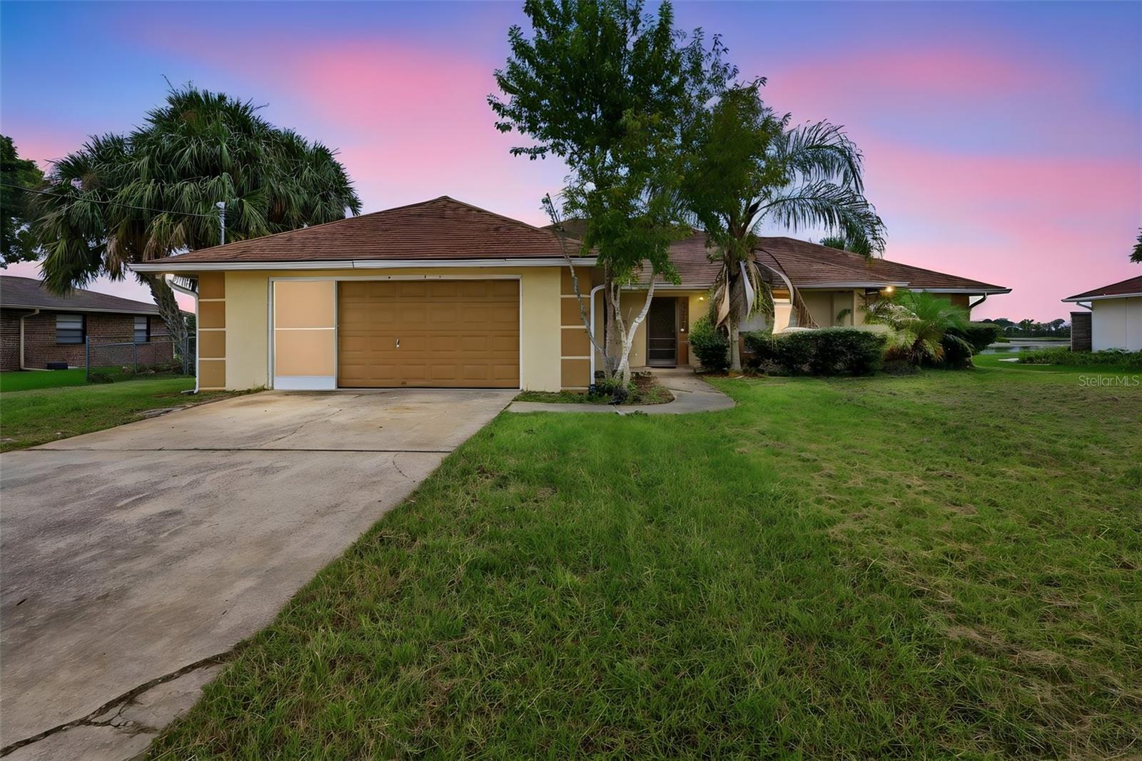 1096 PRESCOTT BLVD Property Photo 1