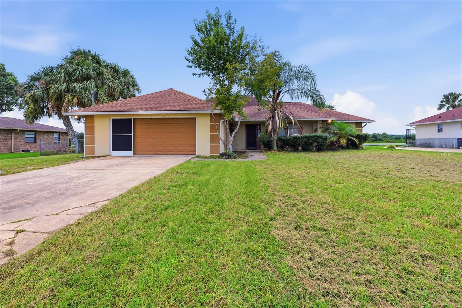 1096 Prescott Blvd Property Photo 2