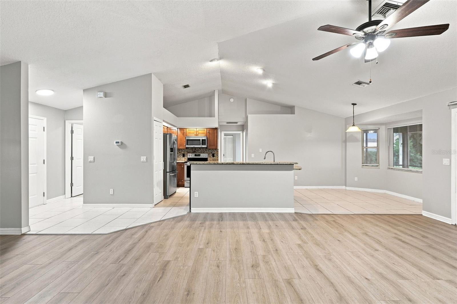 1096 Prescott Blvd Property Photo 12
