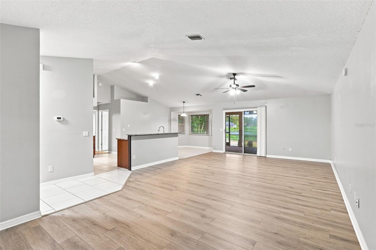 1096 Prescott Blvd Property Photo 13