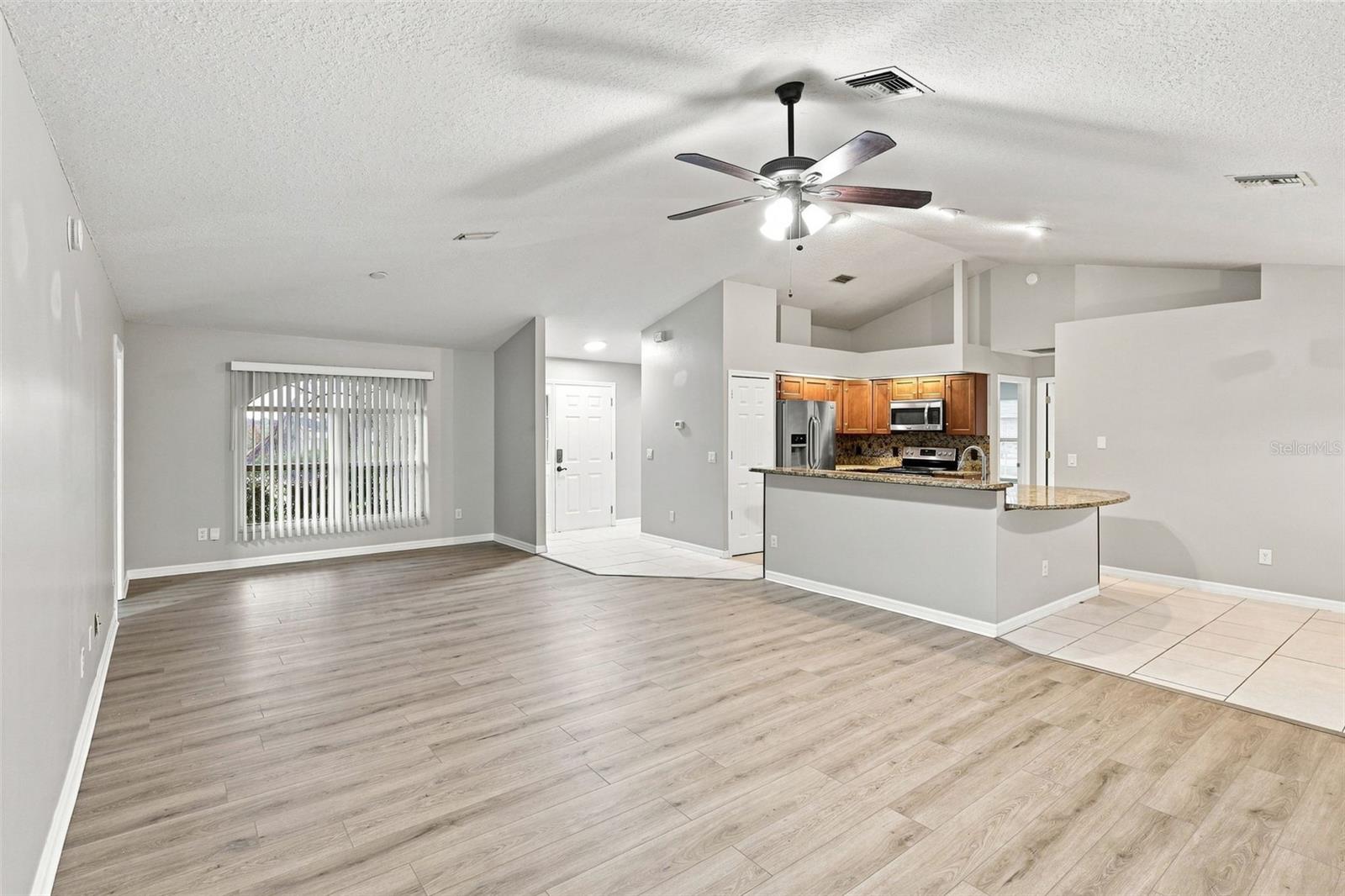 1096 Prescott Blvd Property Photo 17