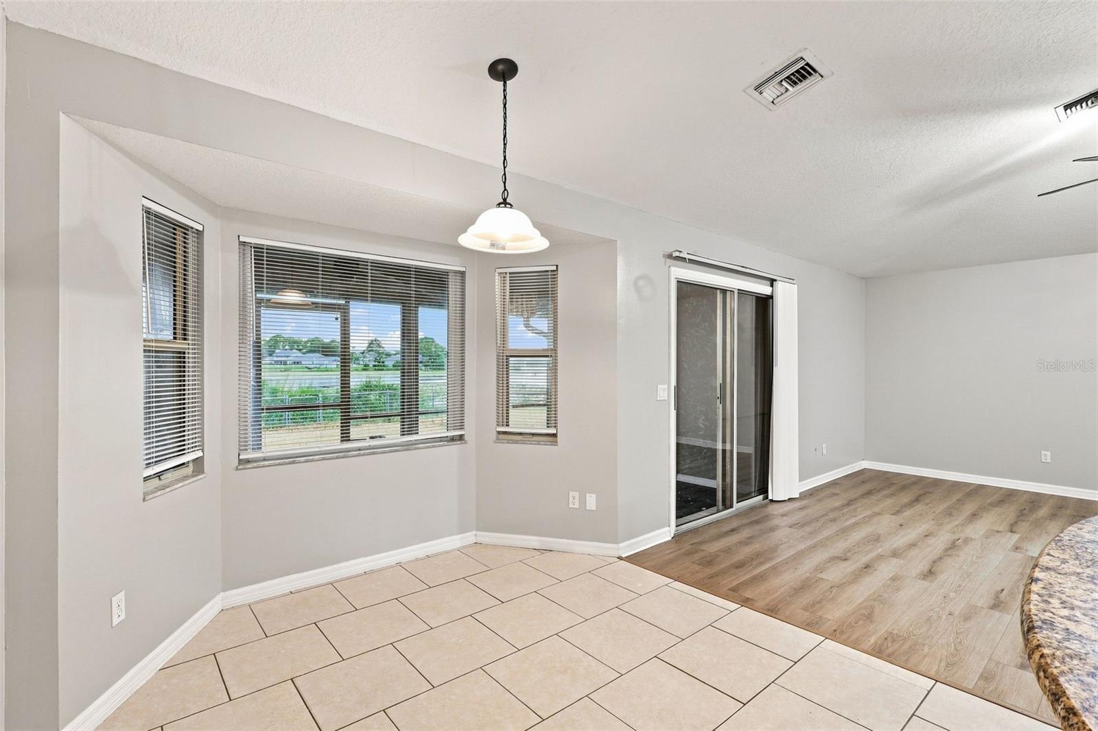 1096 Prescott Blvd Property Photo 18