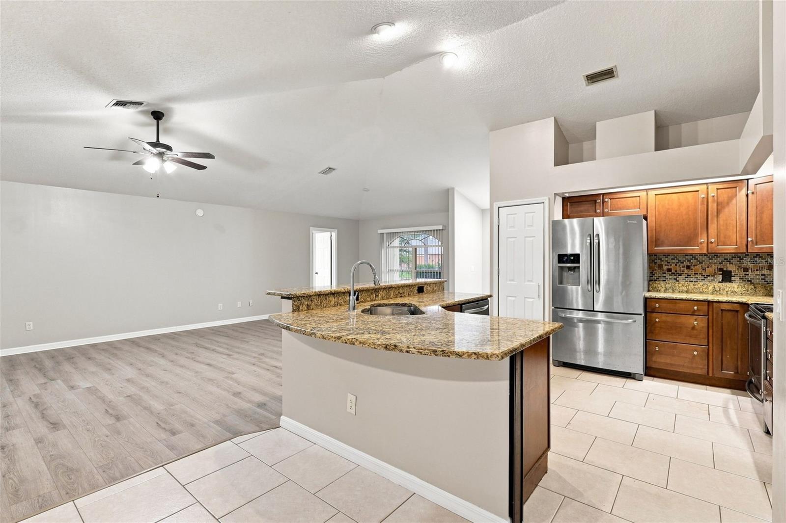 1096 Prescott Blvd Property Photo 20