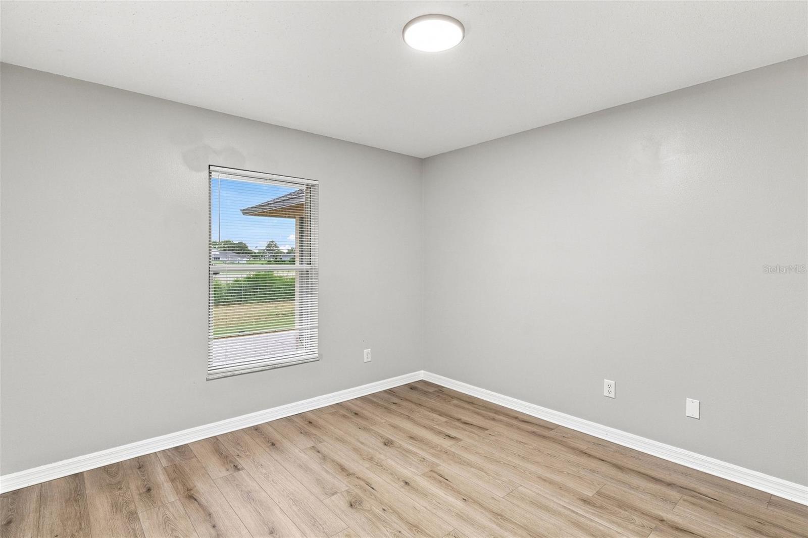 1096 Prescott Blvd Property Photo 30