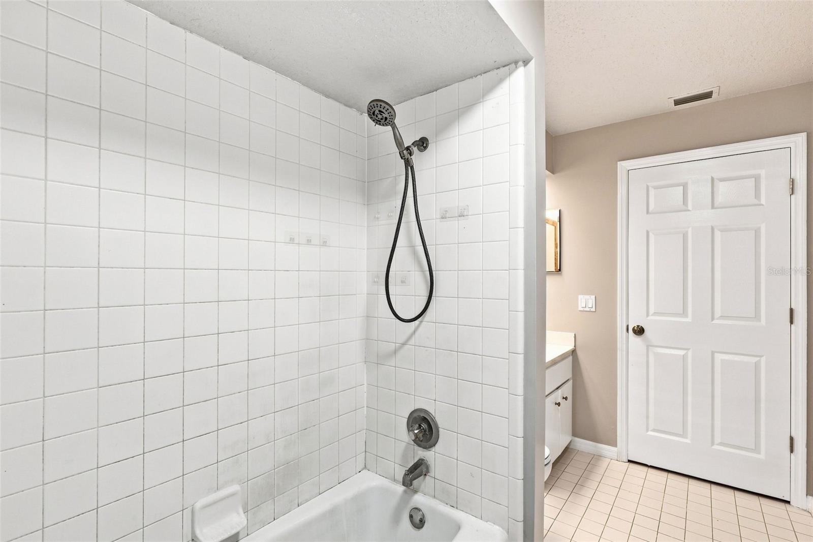 1096 Prescott Blvd Property Photo 32