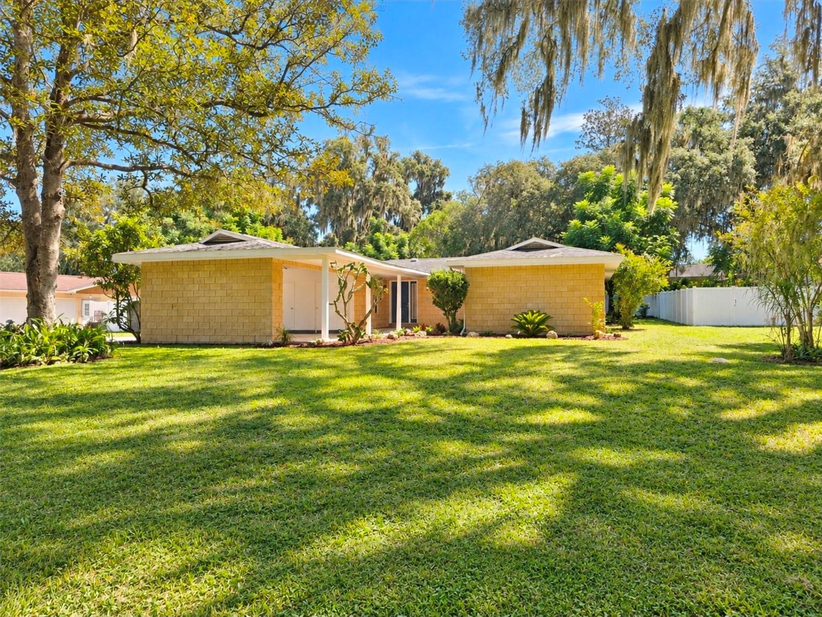 25 Emerald Ct Property Photo 1