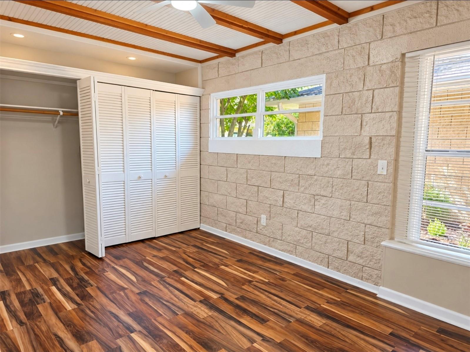 25 Emerald Ct Property Photo 8