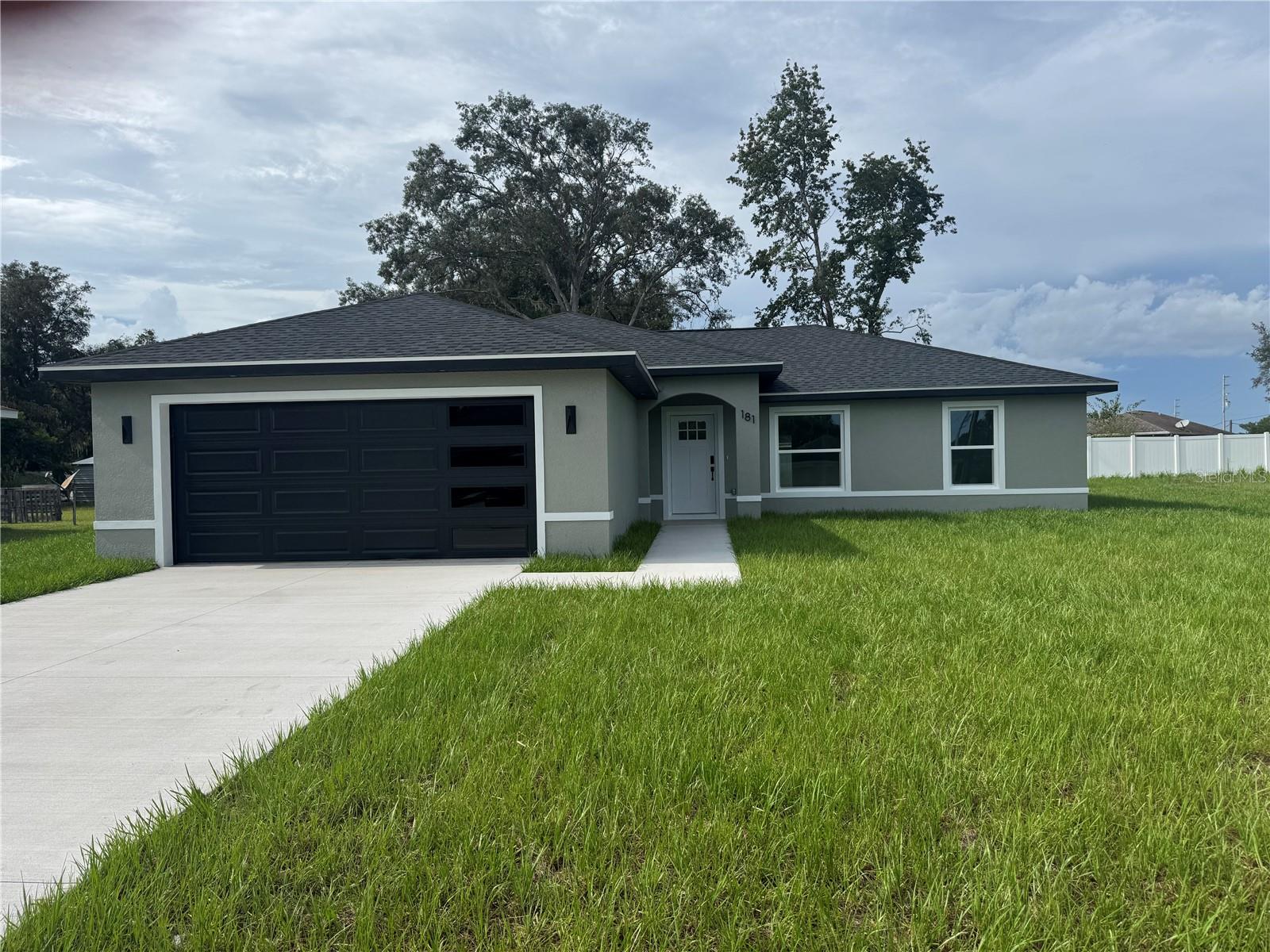 7 PINE TRCE Property Photo 1
