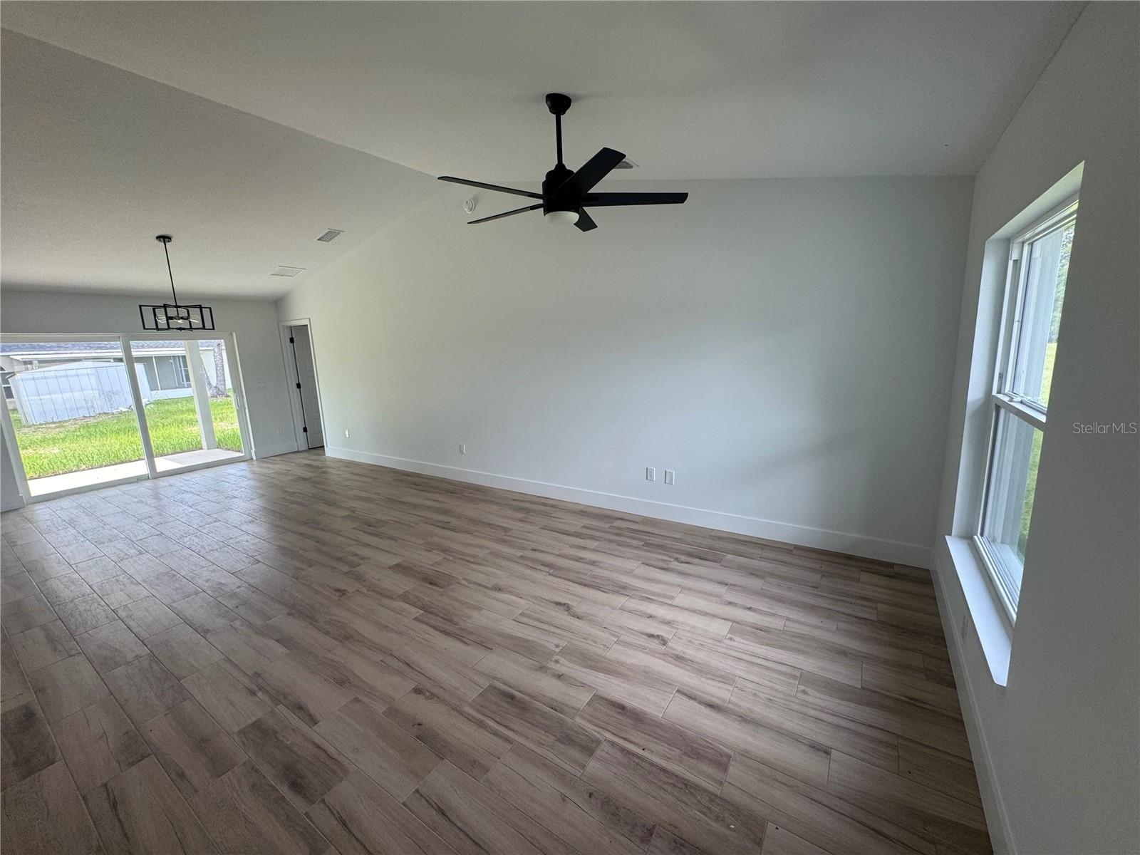 7 Pine Trce Property Photo 2