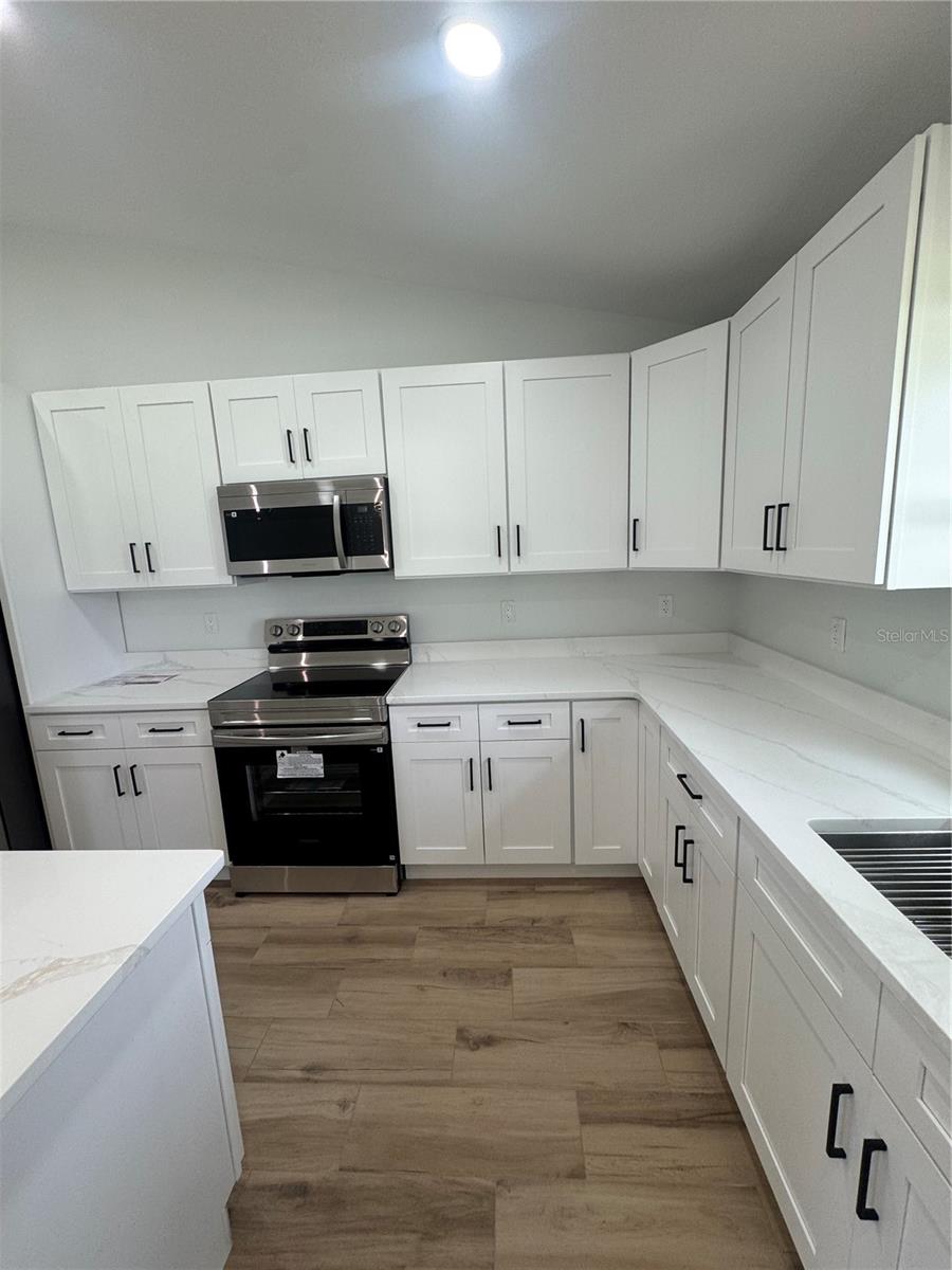 7 Pine Trce Property Photo 6