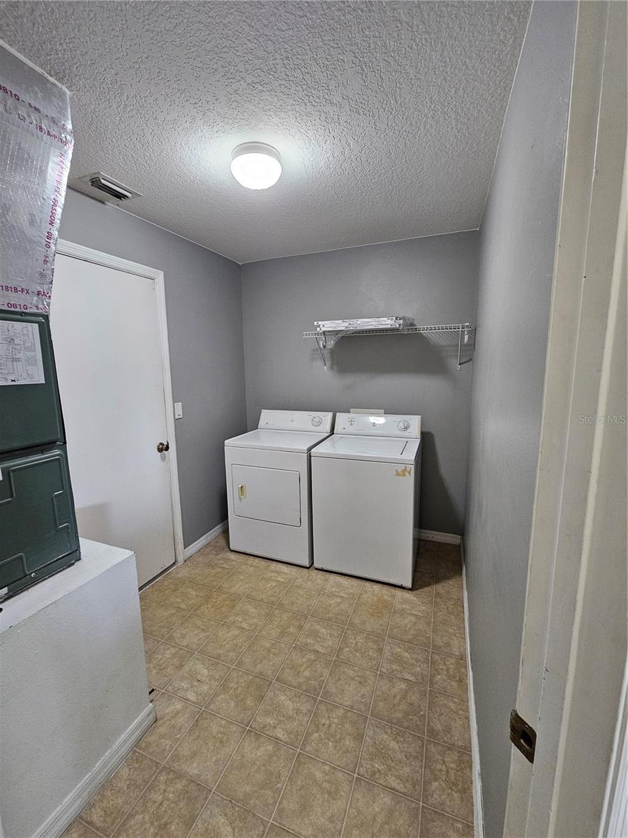 9765 Sw 46th Ct Property Photo 12