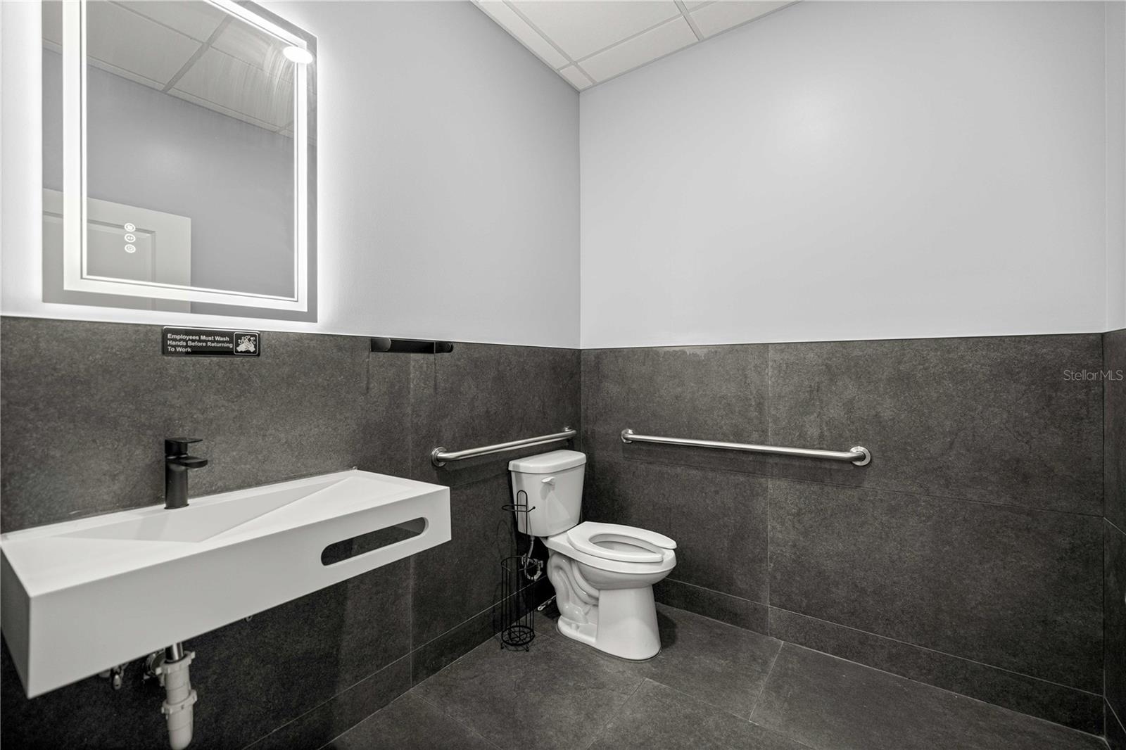 18 S Magnolia Ave #suite 5 Property Photo 8