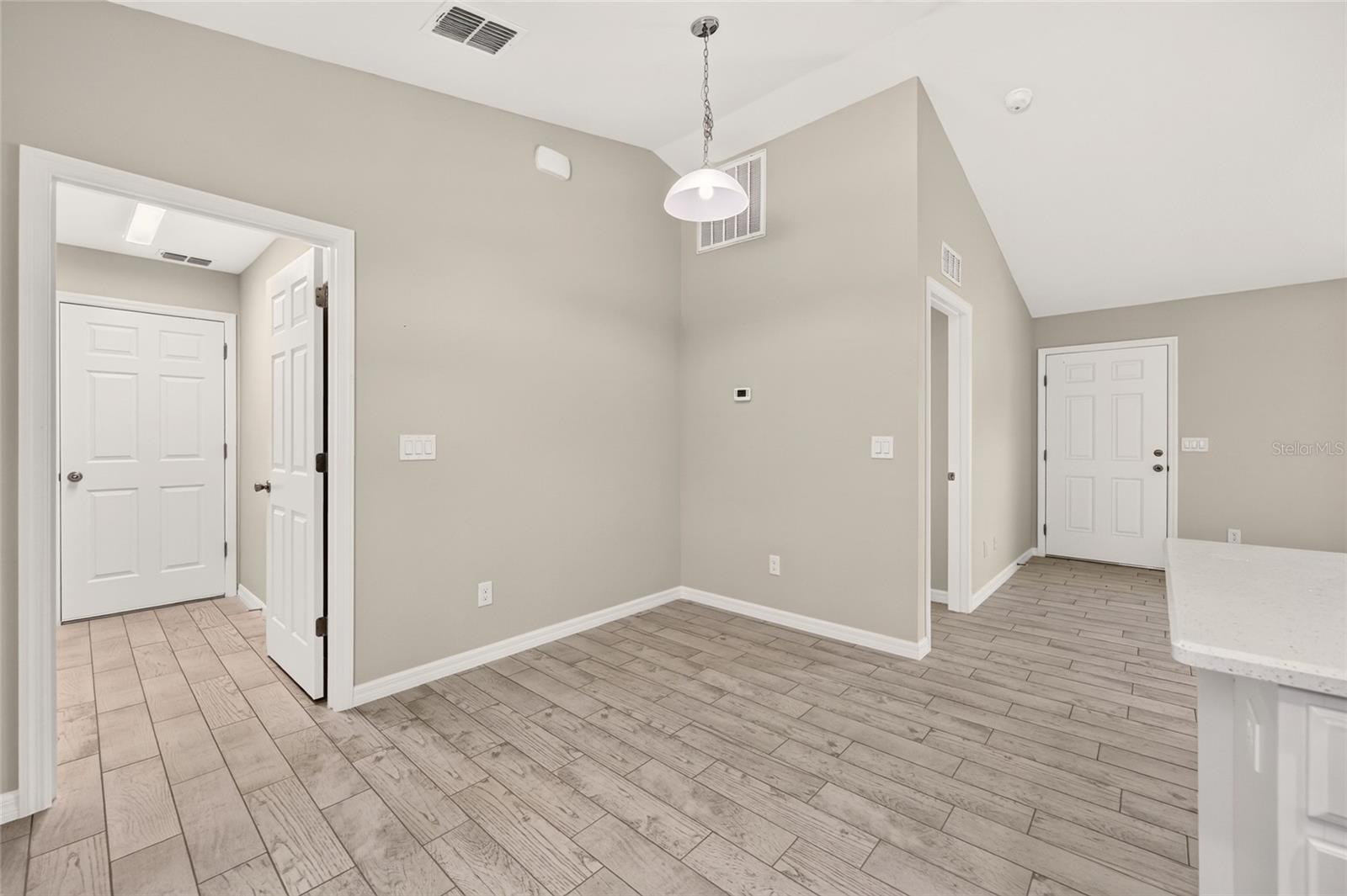 85 Olive Rd Property Photo 20