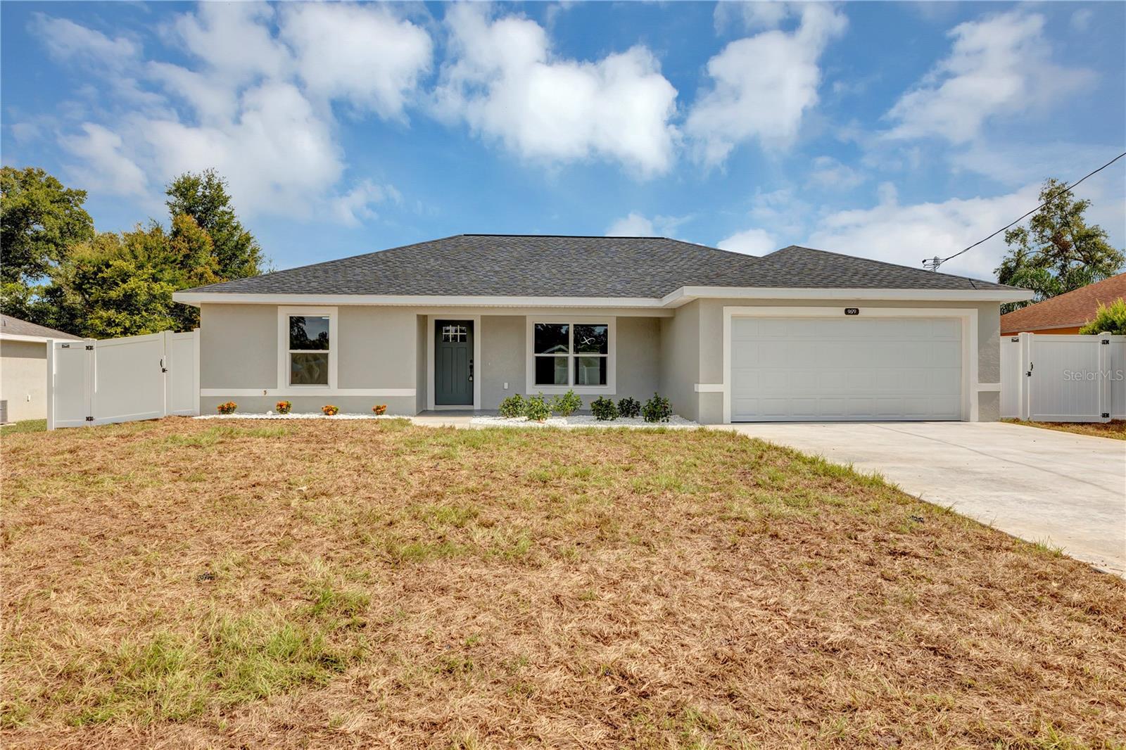 9679 SE 157TH LN Property Photo 1