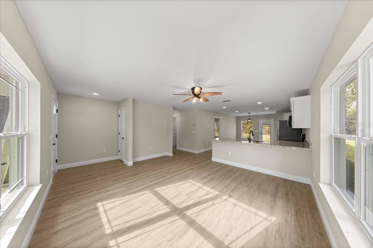 1570 Ne 152nd Ct Property Photo 10