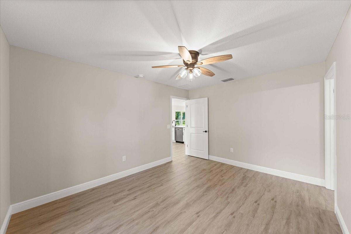1570 Ne 152nd Ct Property Photo 17