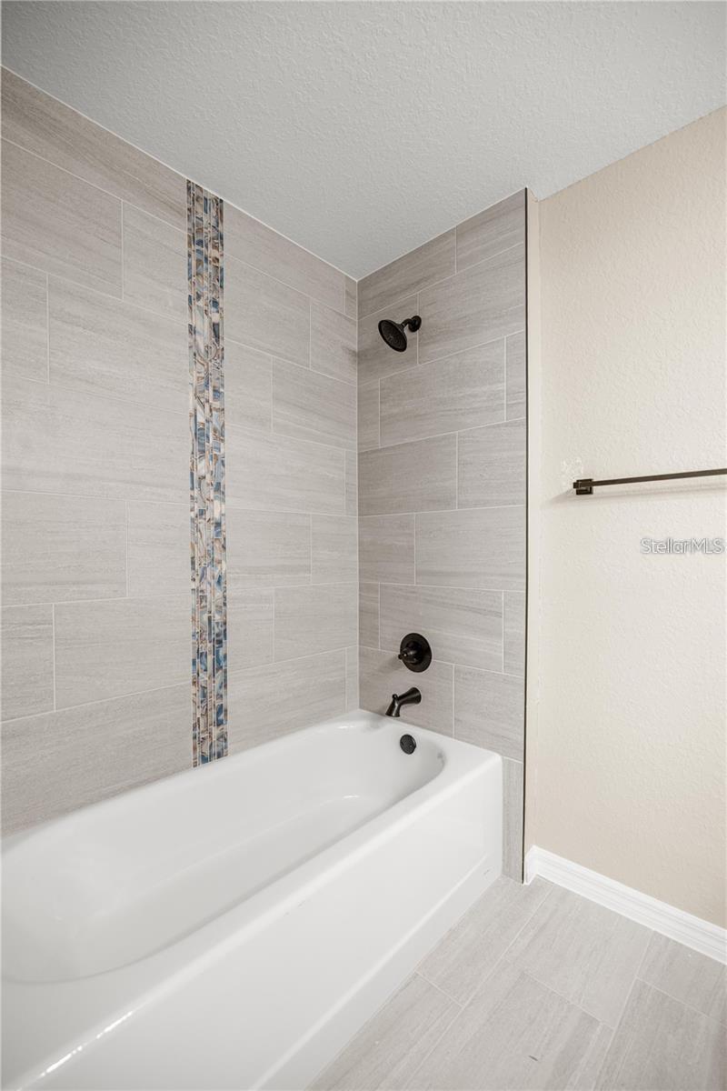 5795 Nw 11th Pl #b Property Photo 16