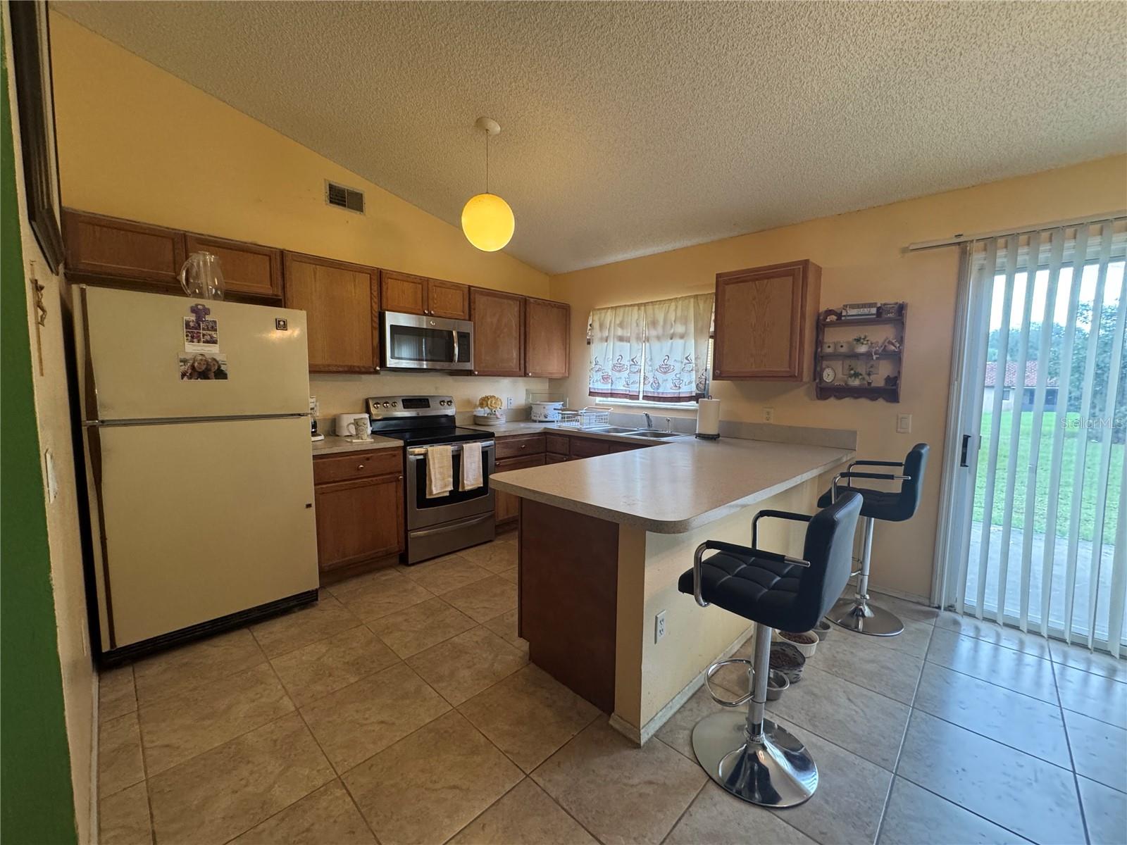 306 Oak Lane Pass Property Photo 3