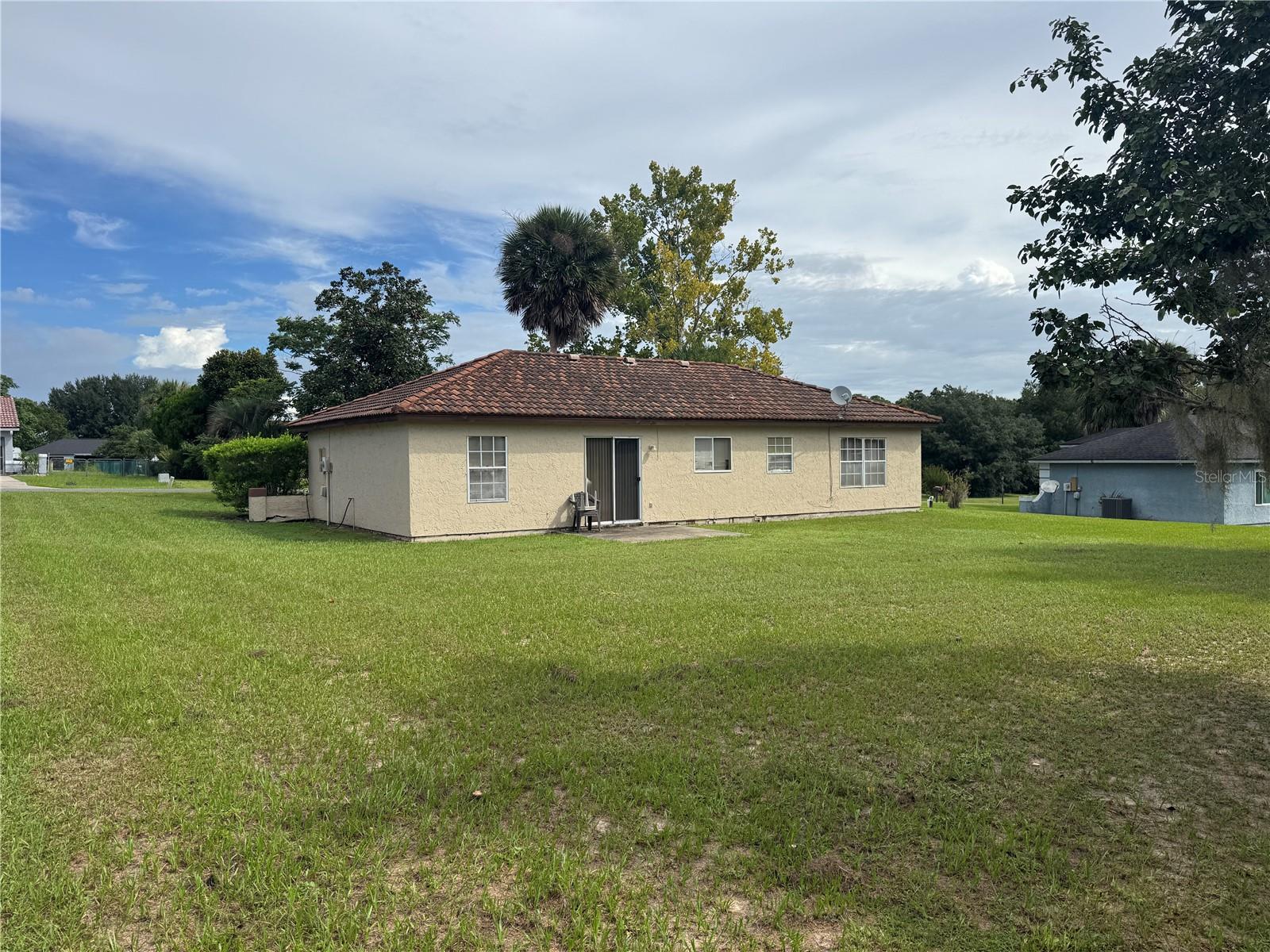 306 Oak Lane Pass Property Photo 15