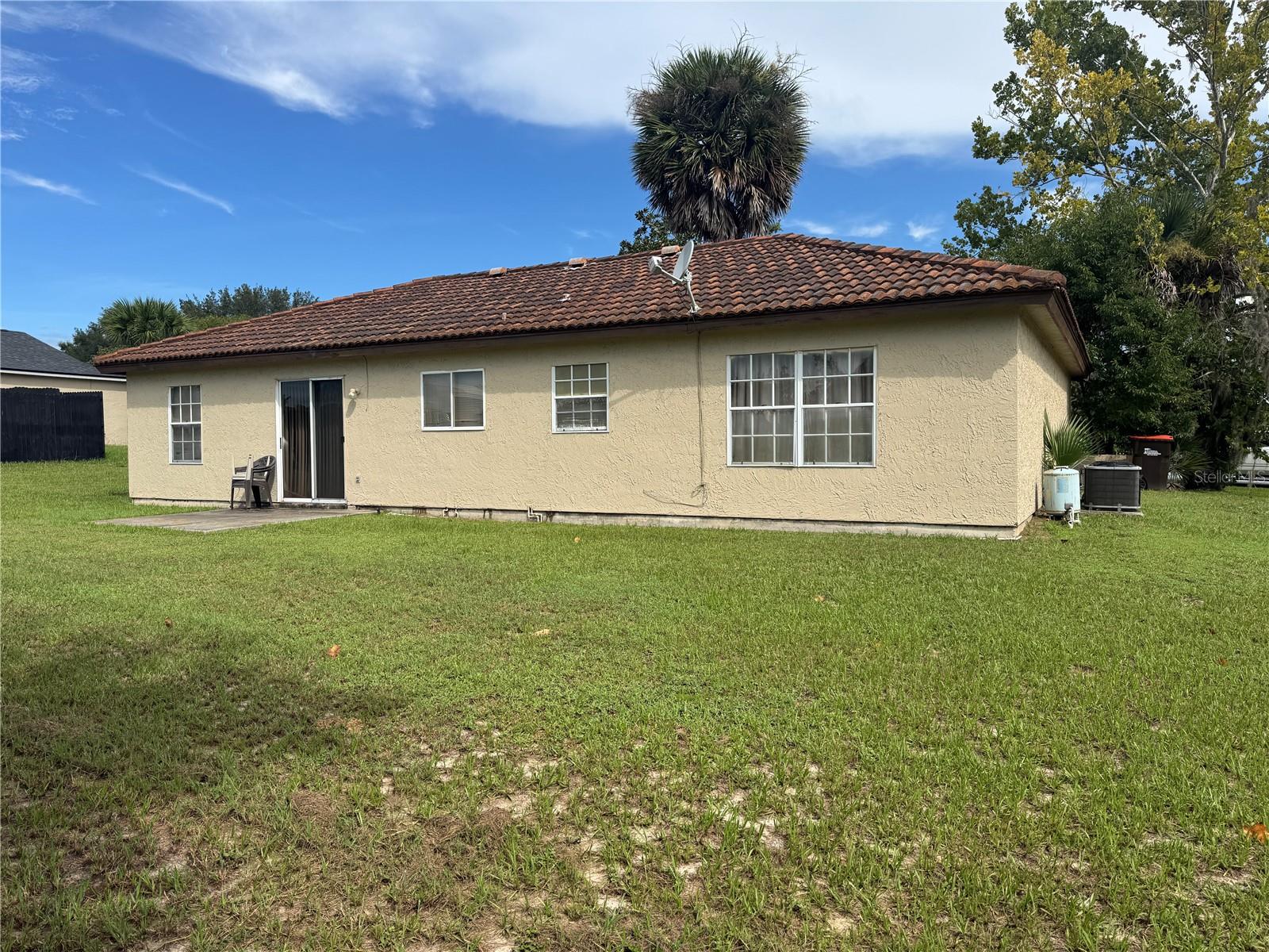 306 Oak Lane Pass Property Photo 16