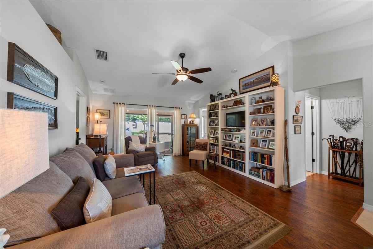 15625 Sw 13th Cir Property Photo 9