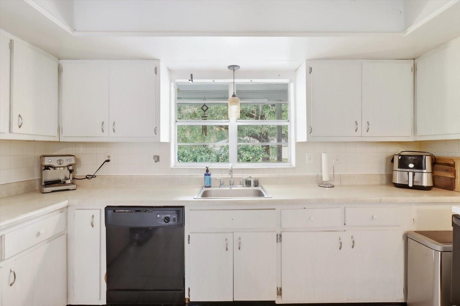 937 N Mcgowan Ave Property Photo 8