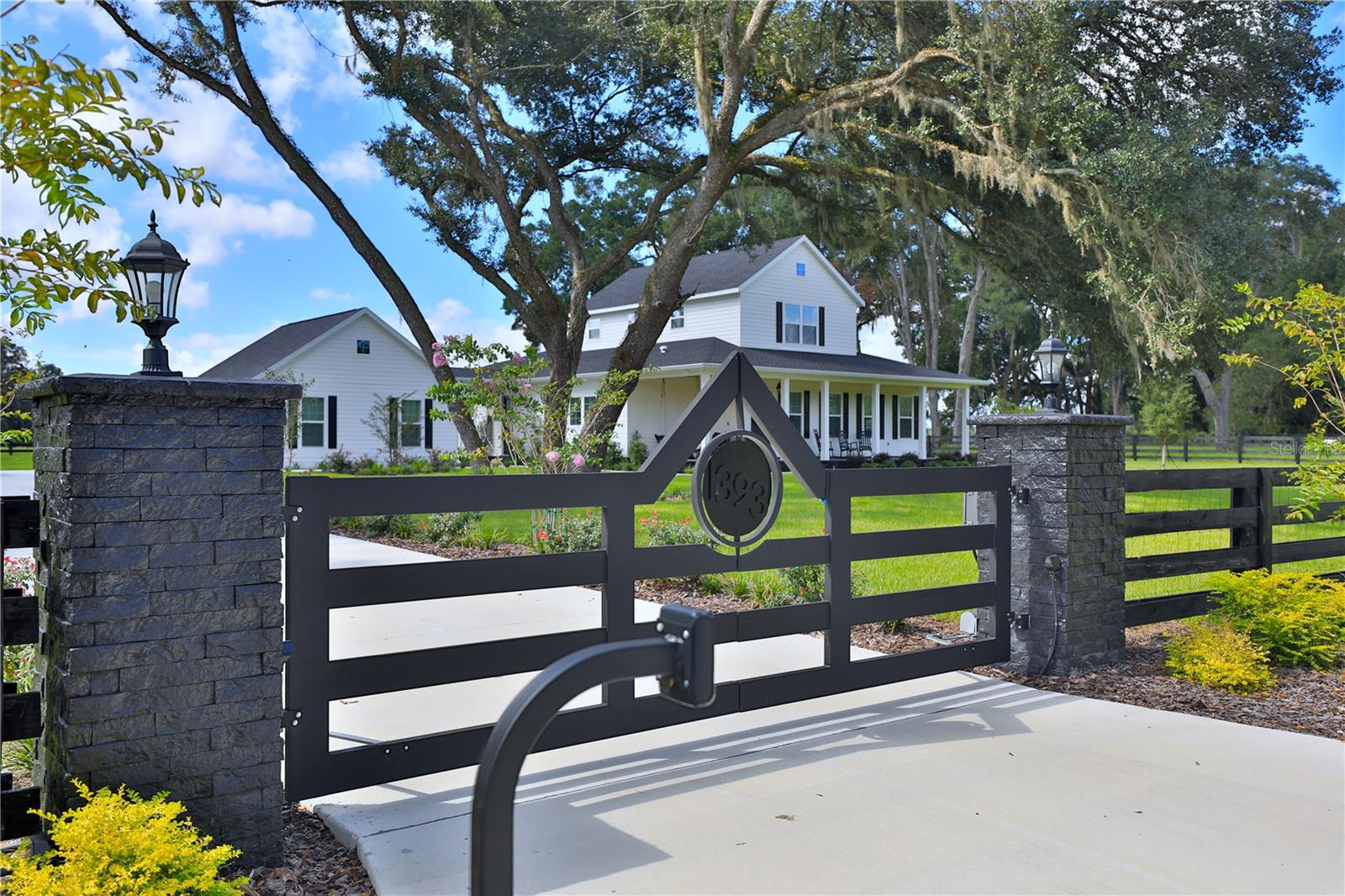 1393 Oxford Preserve Trl Property Photo 1