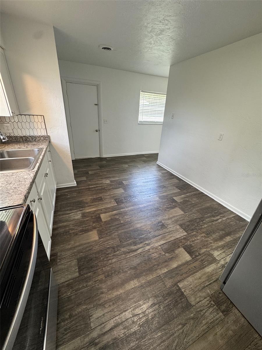 1640-1640 Ne 71st Pl Property Photo 6
