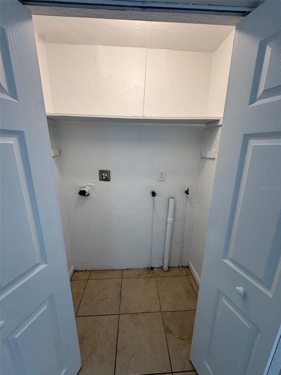 1712-1712 Ne 71st St Property Photo 7