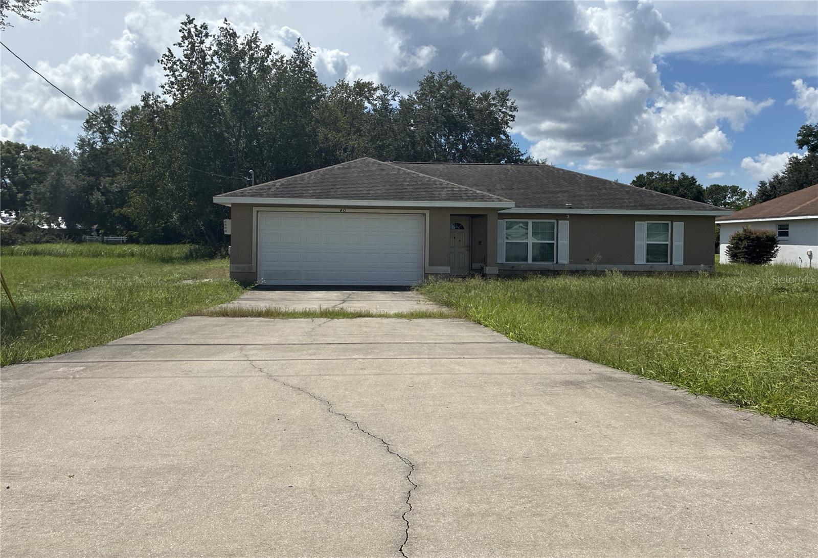 40 PINE TRCE Property Photo 1