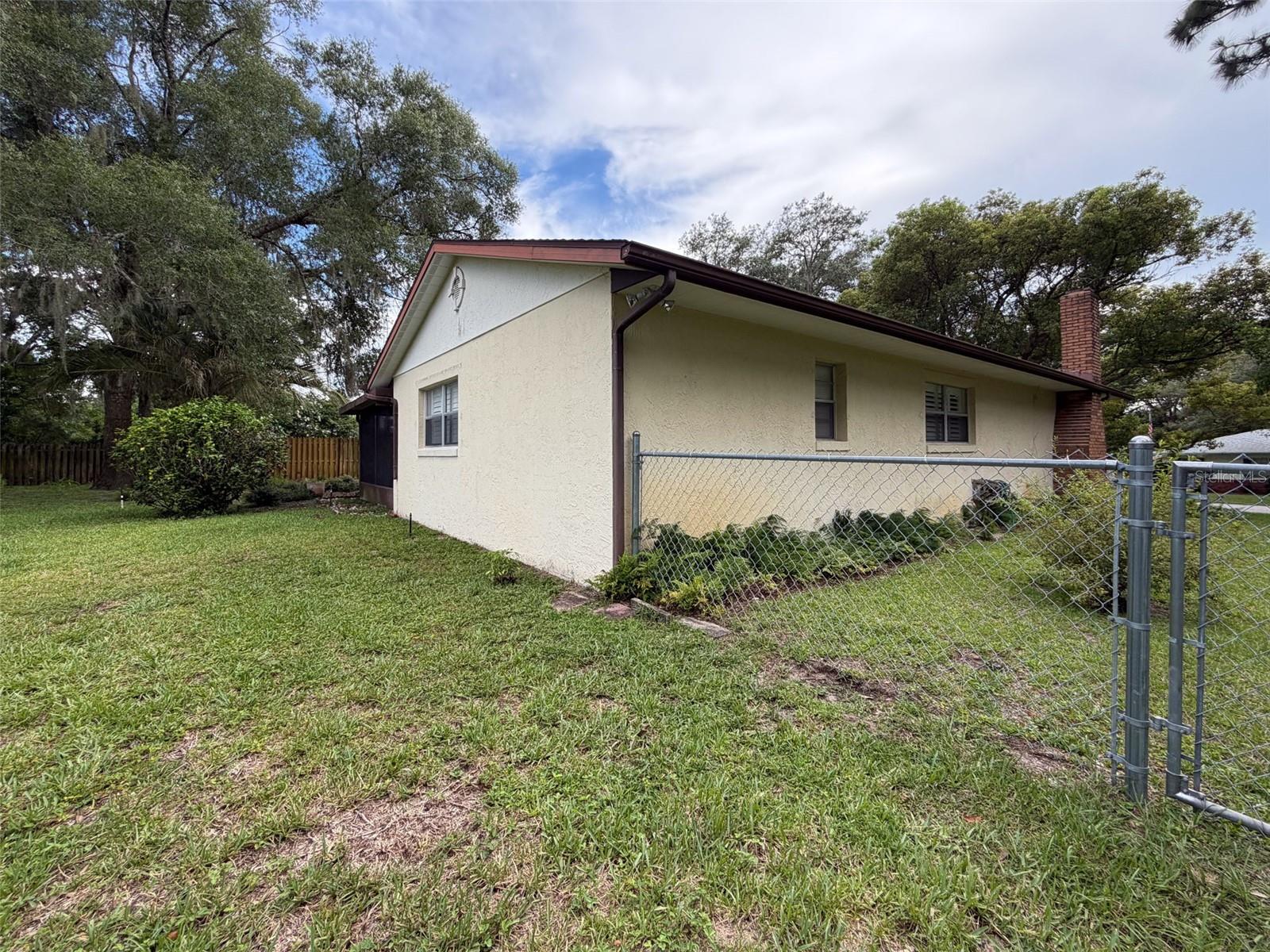 620 Whitney Ave Property Photo 62