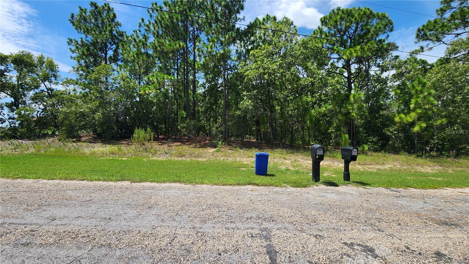 7760 N Pocono Dr Property Photo 1