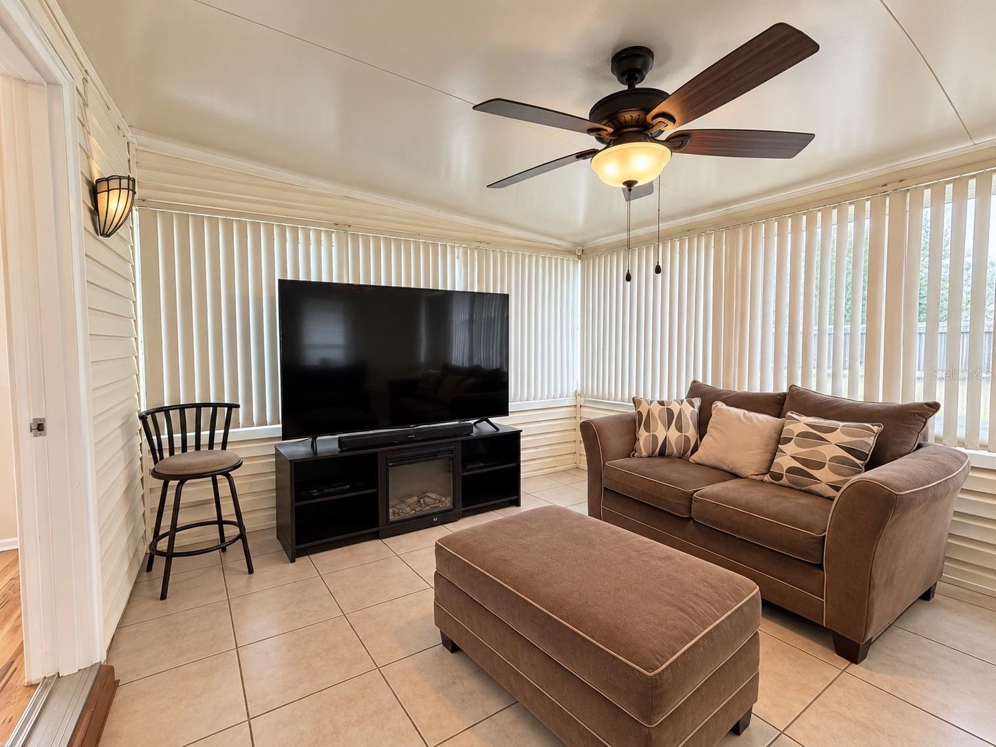 25 Spring Loop Cir Property Photo 15