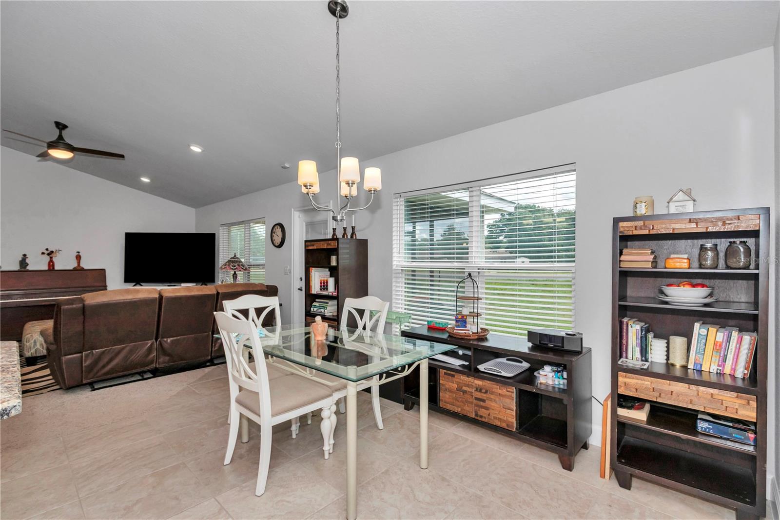 16 Spring Trl Property Photo 9