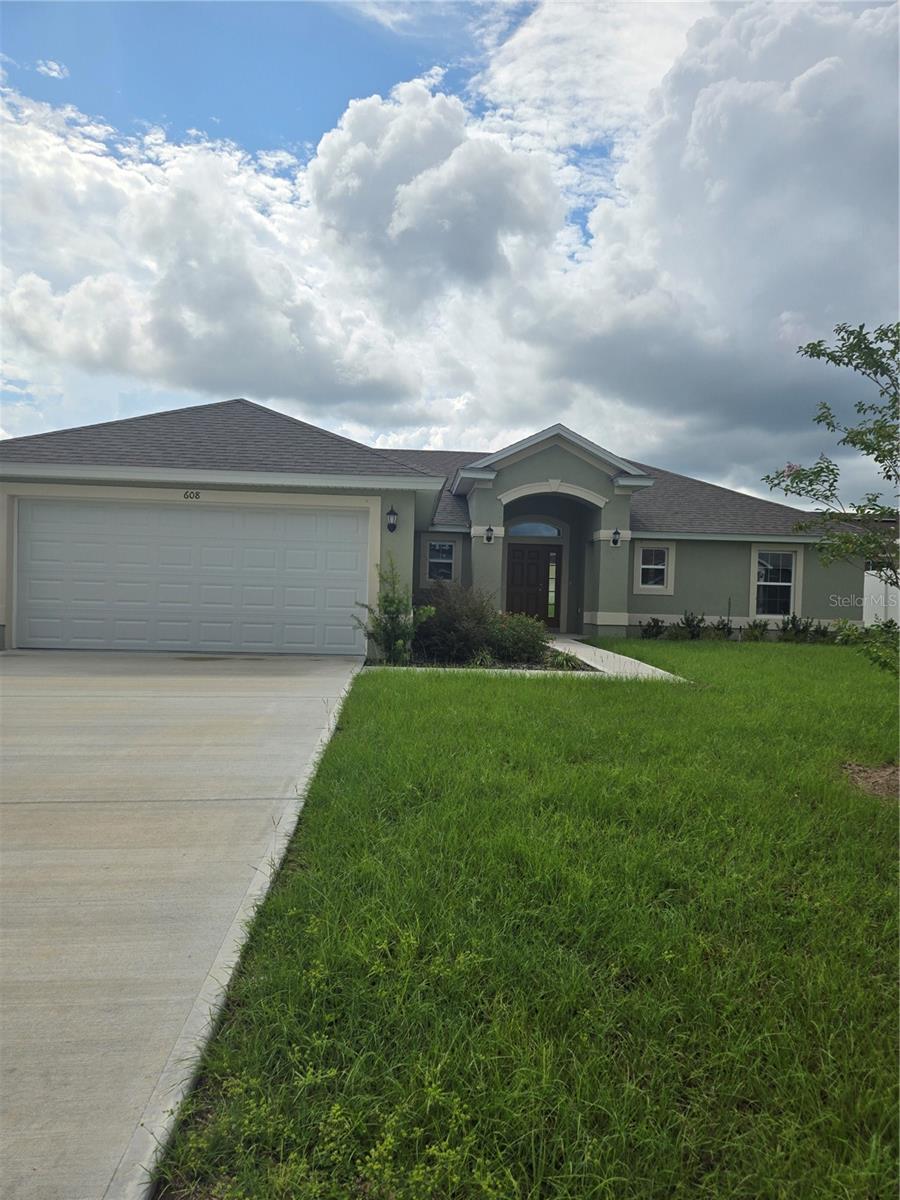 608 W WALKERTOWN Property Photo 1
