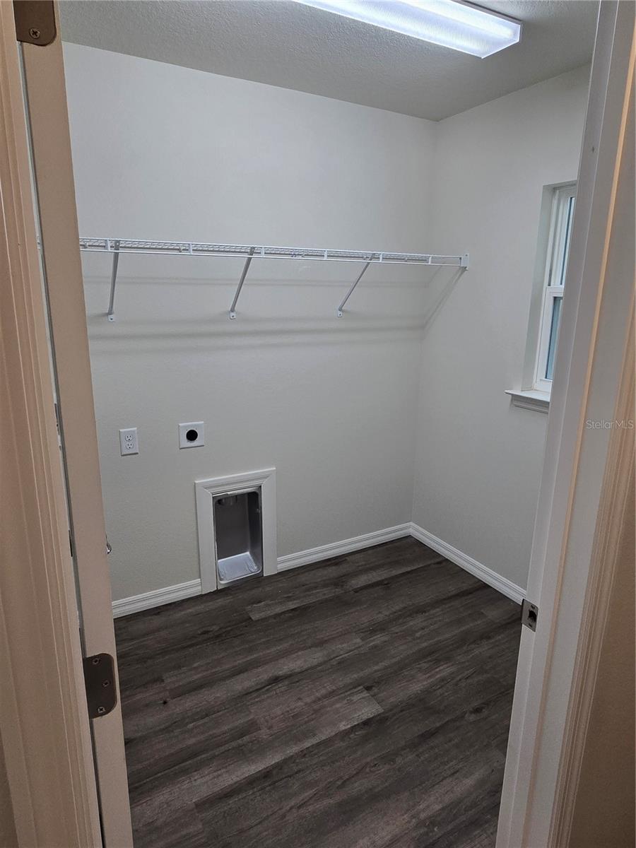 608 W Walkertown Property Photo 22