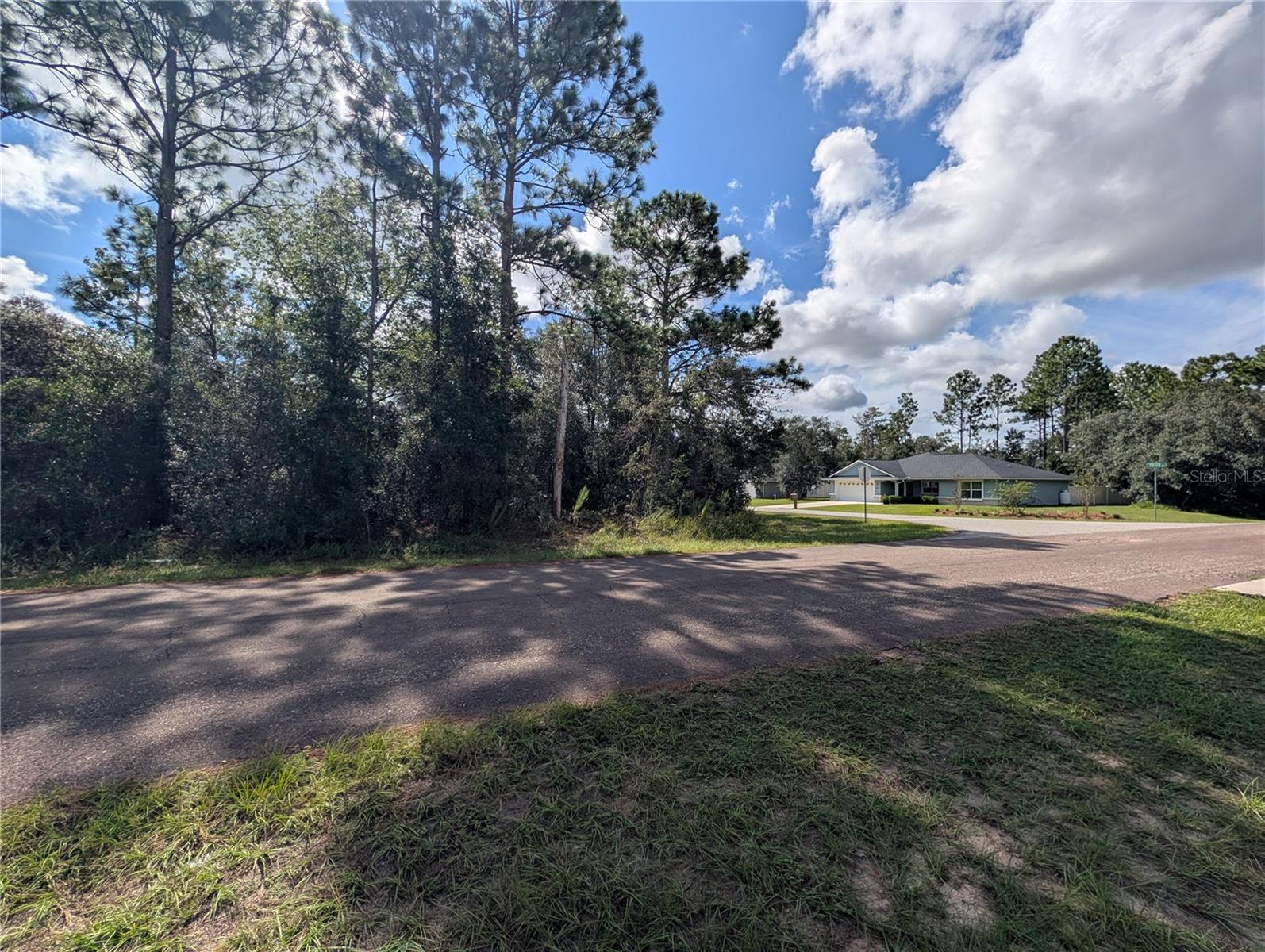 8479 N BROOK WAY Property Photo 1