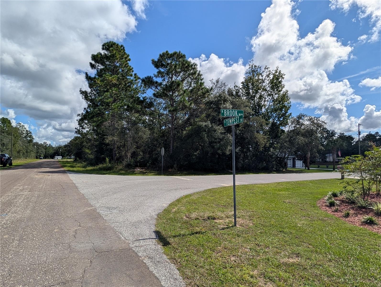 8479 N Brook Way Property Photo 2