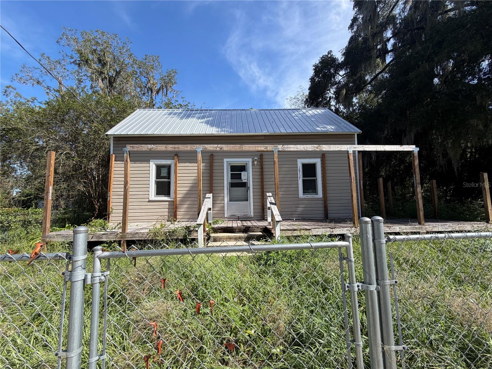 18737 CHARLOTTE AVE Property Photo 1
