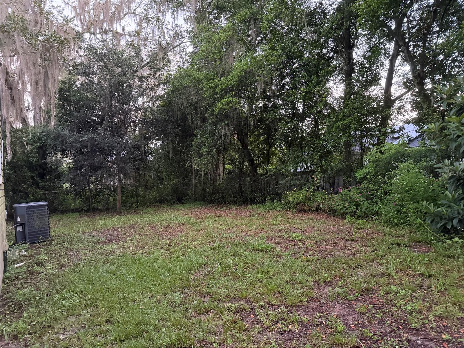 18737 Charlotte Ave Property Photo 2