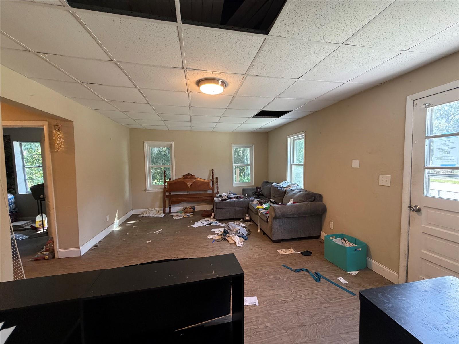 18737 Charlotte Ave Property Photo 4