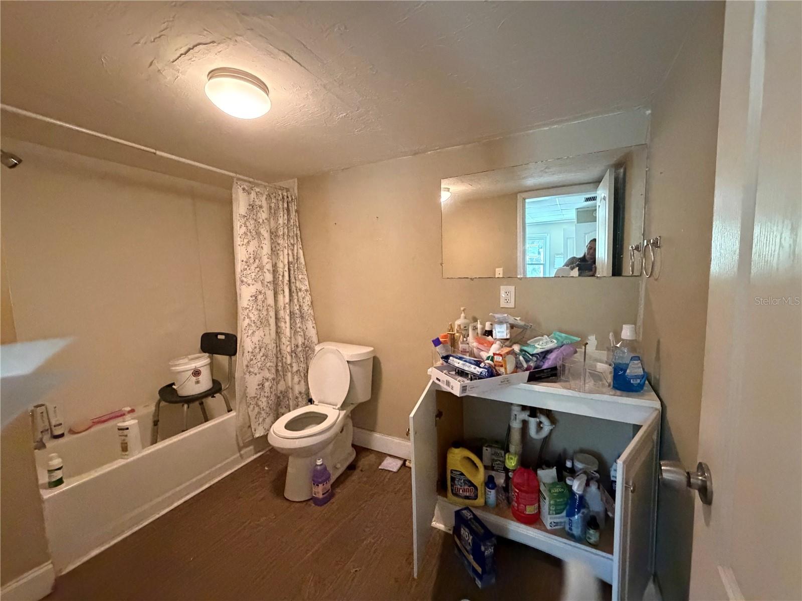 18737 Charlotte Ave Property Photo 8