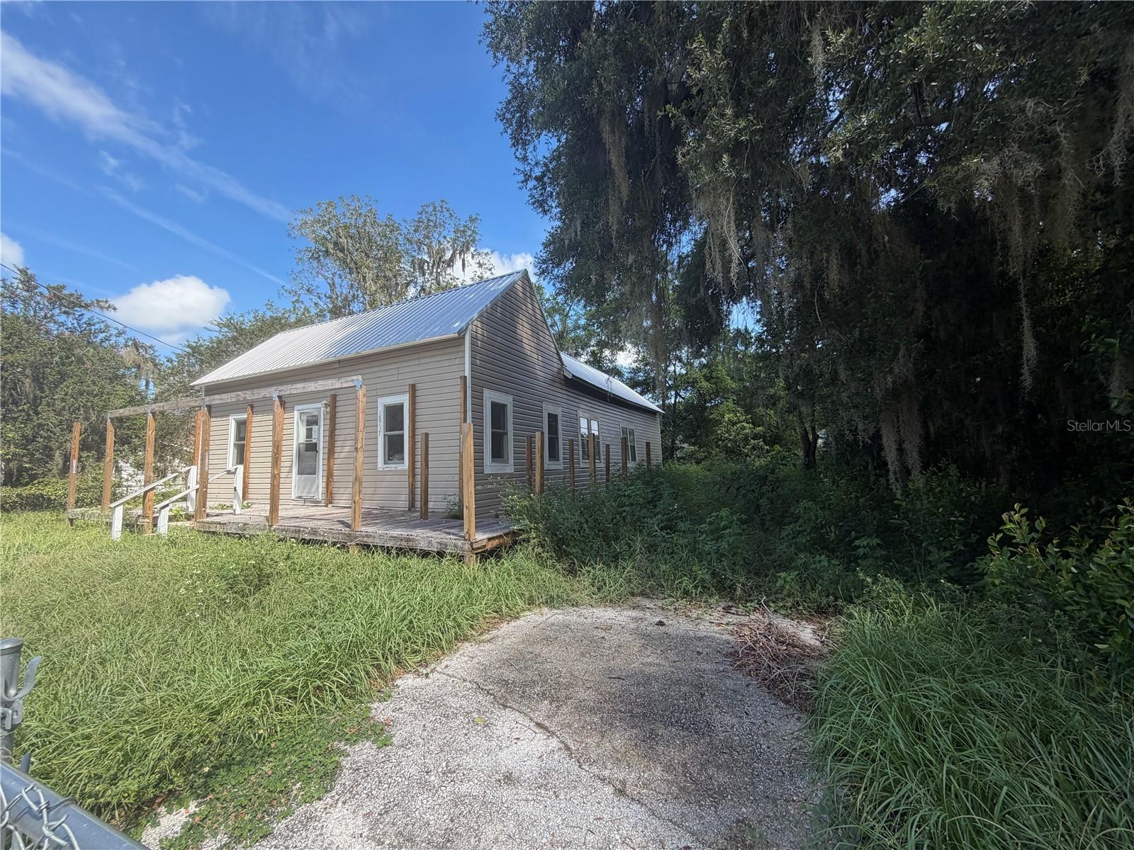 18737 Charlotte Ave Property Photo 12