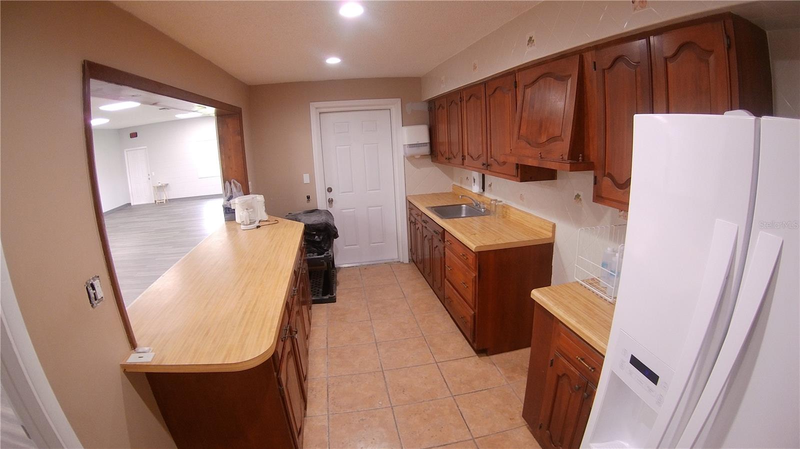 484 Emerald Rd Property Photo 5