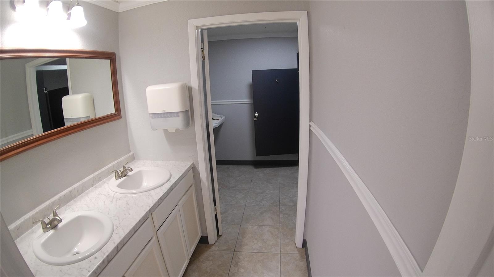 484 Emerald Rd Property Photo 16