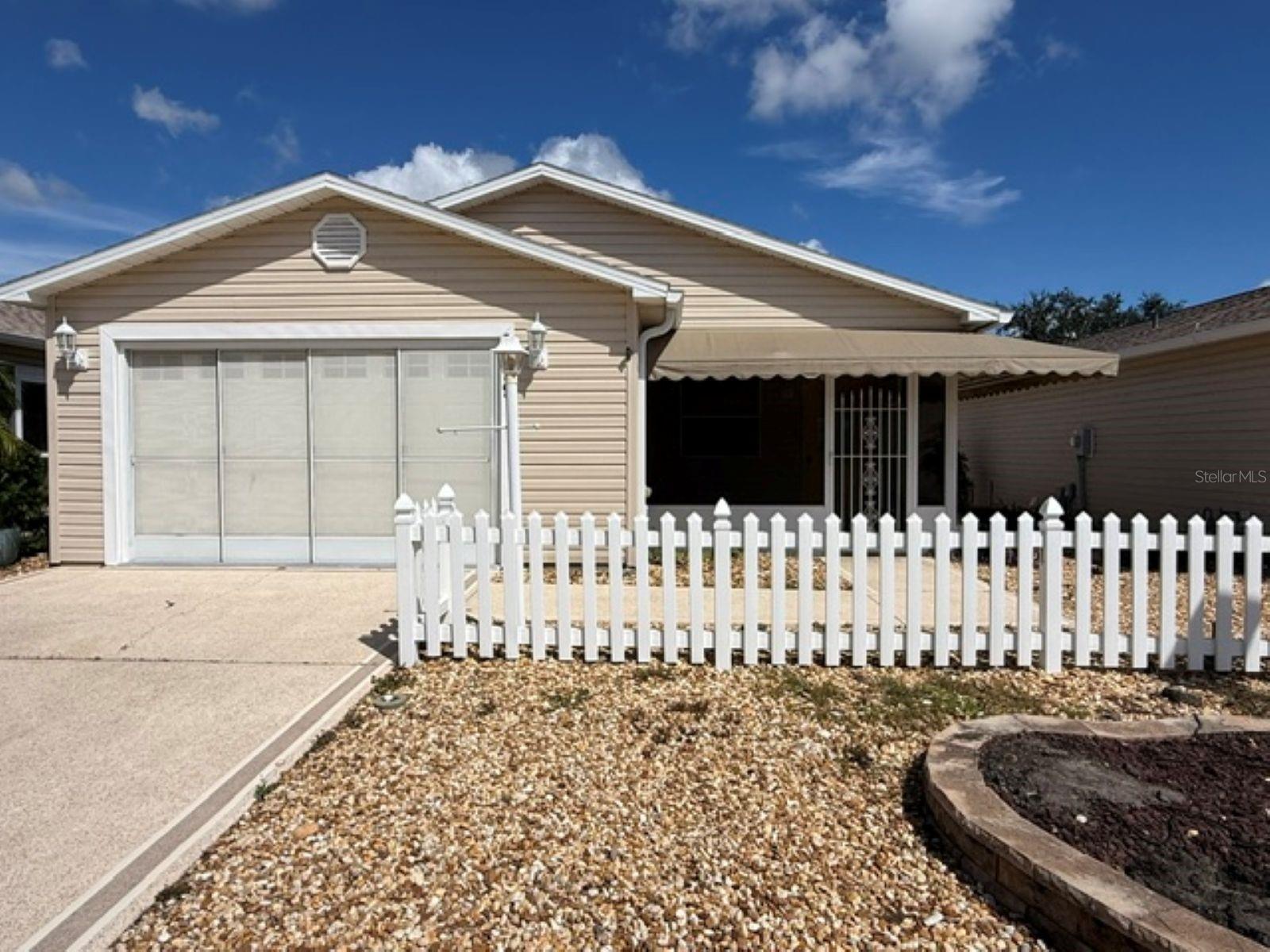 2459 Laurel Bay Ln Property Photo