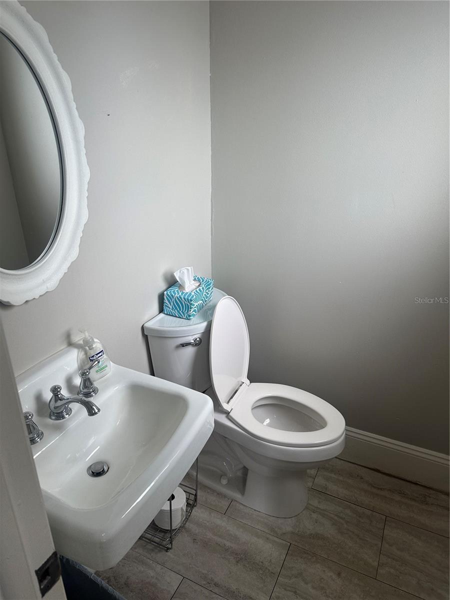 112 E Fort King St Property Photo 6
